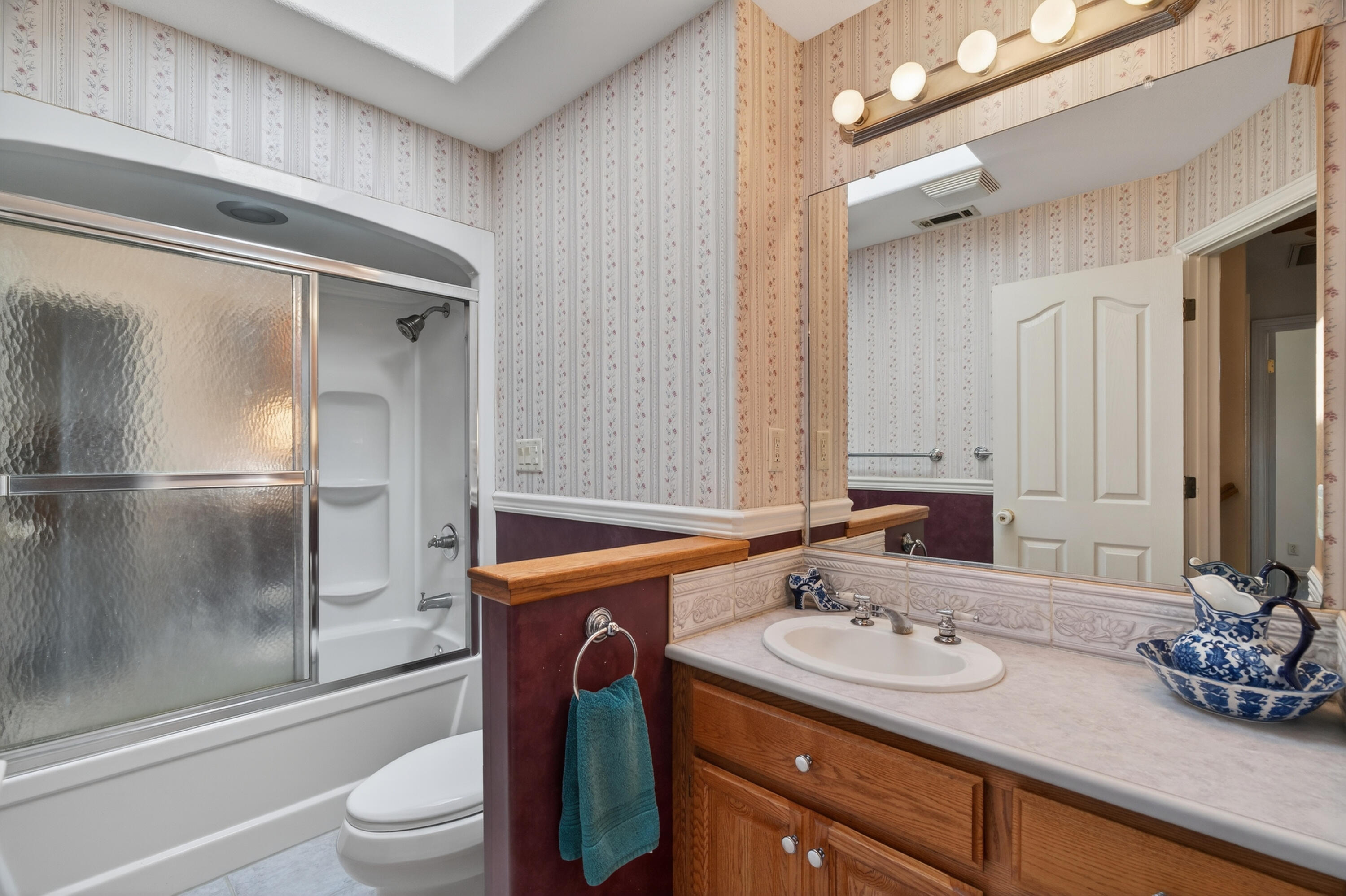 5536 Trish Court Redding, CA 96003 - Photo 31 of 43 5536 Trish Ct, Redding -05635