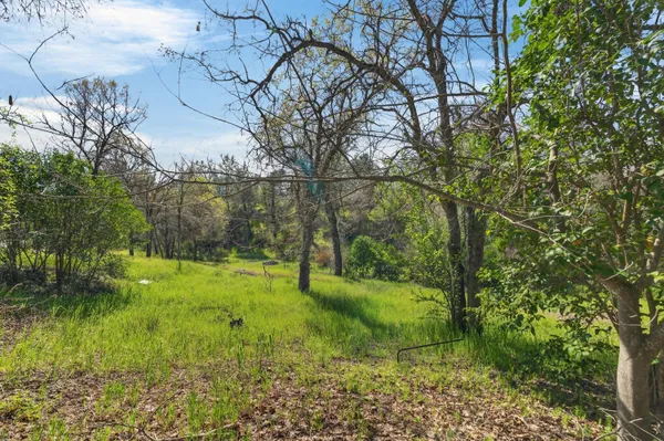 $400,000 | 5536 Trish Court, Redding, CA 96003