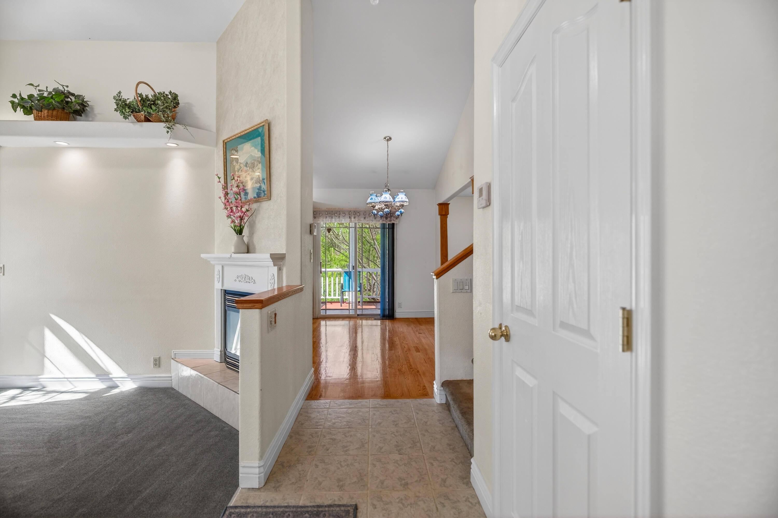 5536 Trish Court Redding, CA 96003 - Photo 5 of 43 5536 Trish Ct, Redding -05584