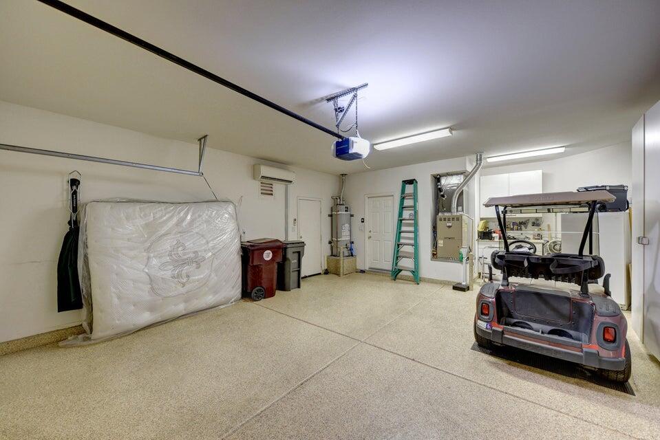 35841 Rosemont Drive Palm Desert, CA 92211 - Photo 18 of 22 a view of a garage