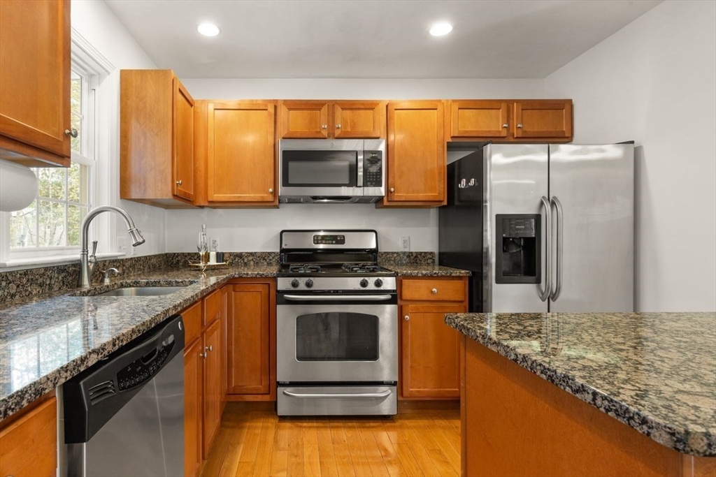 39 Brewster Road, Unit 39 Stoughton, MA 02072 - Photo 11 of 37