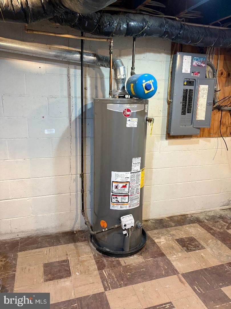 2703 Creston Road Baltimore, MD 21222 - Photo 6 of 7