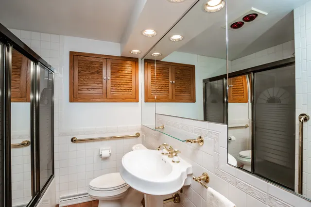 $675,000 | 3843 Springdale Avenue, Glenview, IL 60025