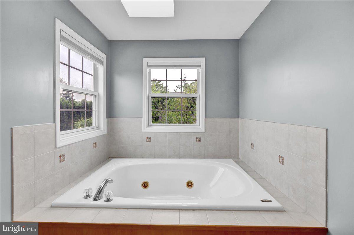 1212 Fox Road Leesport, PA 19533 - Photo 25 of 45 Relax in the Jacuzzi Tub