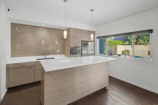 $689,000 | 930 Via Mil Cumbres, Unit 170, Solana Beach, CA 92075