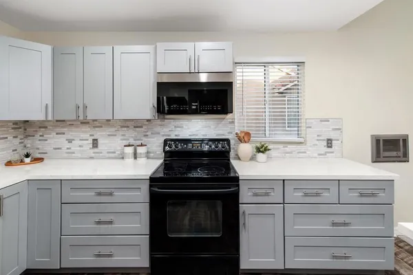 $689,000 | 930 Via Mil Cumbres, Unit 170, Solana Beach, CA 92075