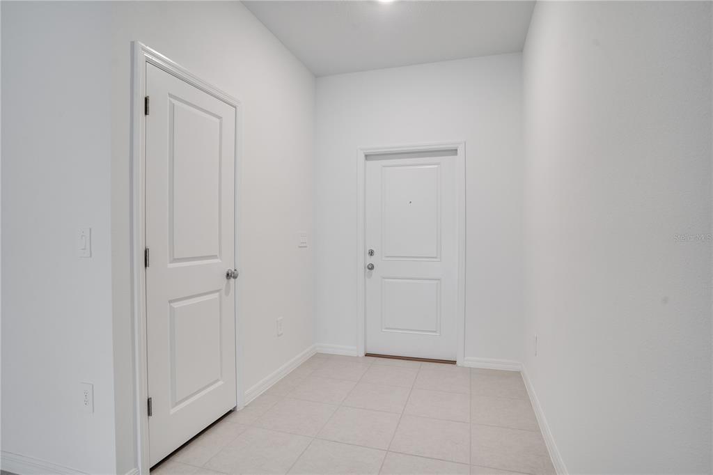 212 27th Street Southeast Ruskin, FL 33570 - Photo 4 of 46 a view of an empty room