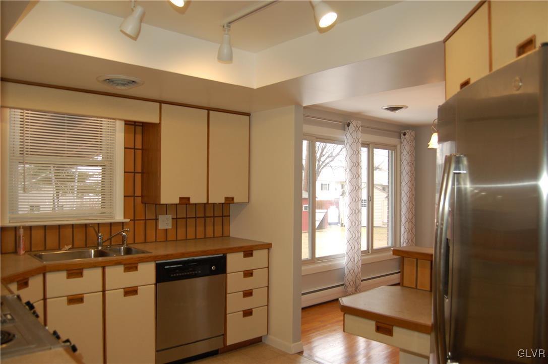1309 Overlook Road Whitehall, PA 18052 - Photo 11 of 33 Gallery Image 11