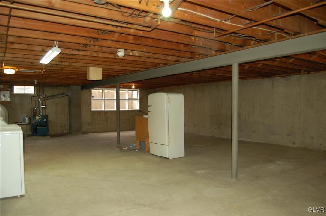 1309 Overlook Road Whitehall, PA 18052 - Photo 22 of 33 Gallery Image 22