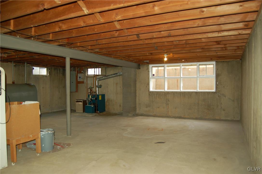 1309 Overlook Road Whitehall, PA 18052 - Photo 23 of 33 Gallery Image 23