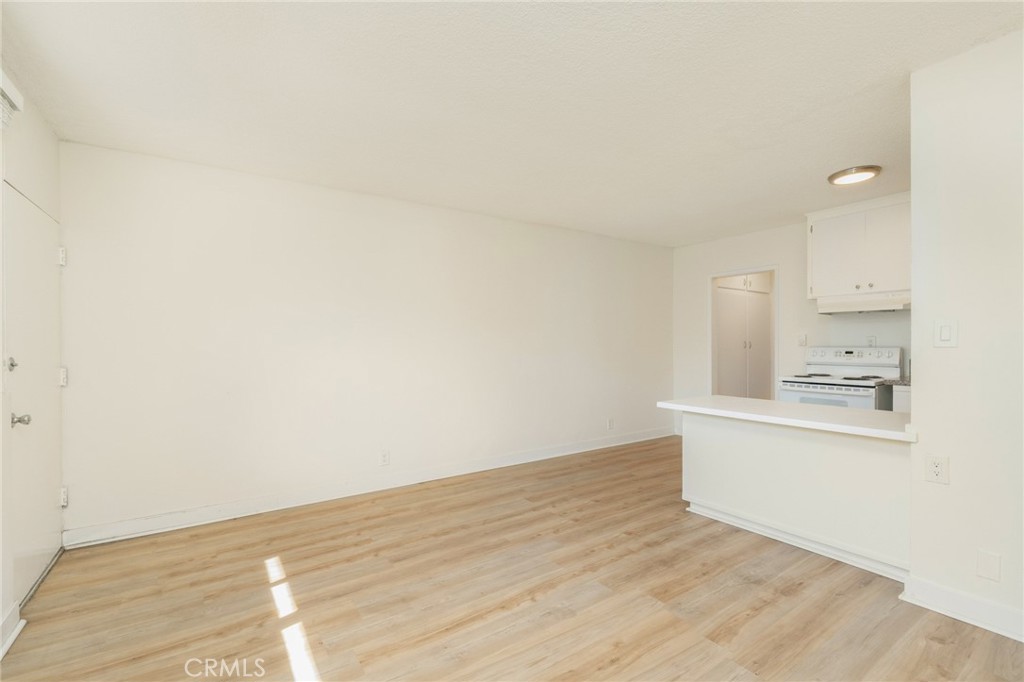 1626 Pine Avenue Long Beach, CA 90813 - Photo 17 of 23 a view of kitchen and empty room