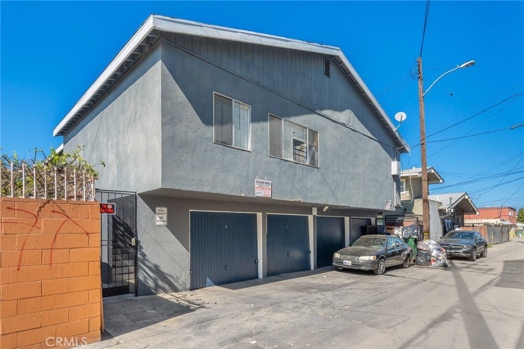 1626 Pine Avenue Long Beach, CA 90813 - Photo 5 of 23 a view of parking area