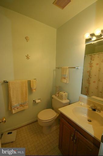 147 Seneca Ridge Drive Sterling, VA 20164 - Photo 4 of 23 Bath