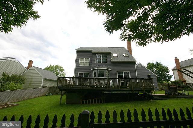 147 Seneca Ridge Drive Sterling, VA 20164 - Photo 6 of 23 Exterior (Rear)
