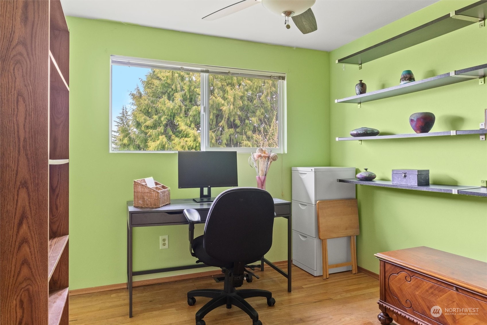 1808 Edmonds Way Southeast Renton, WA 98058 - Photo 17 of 27 Gallery Image 17