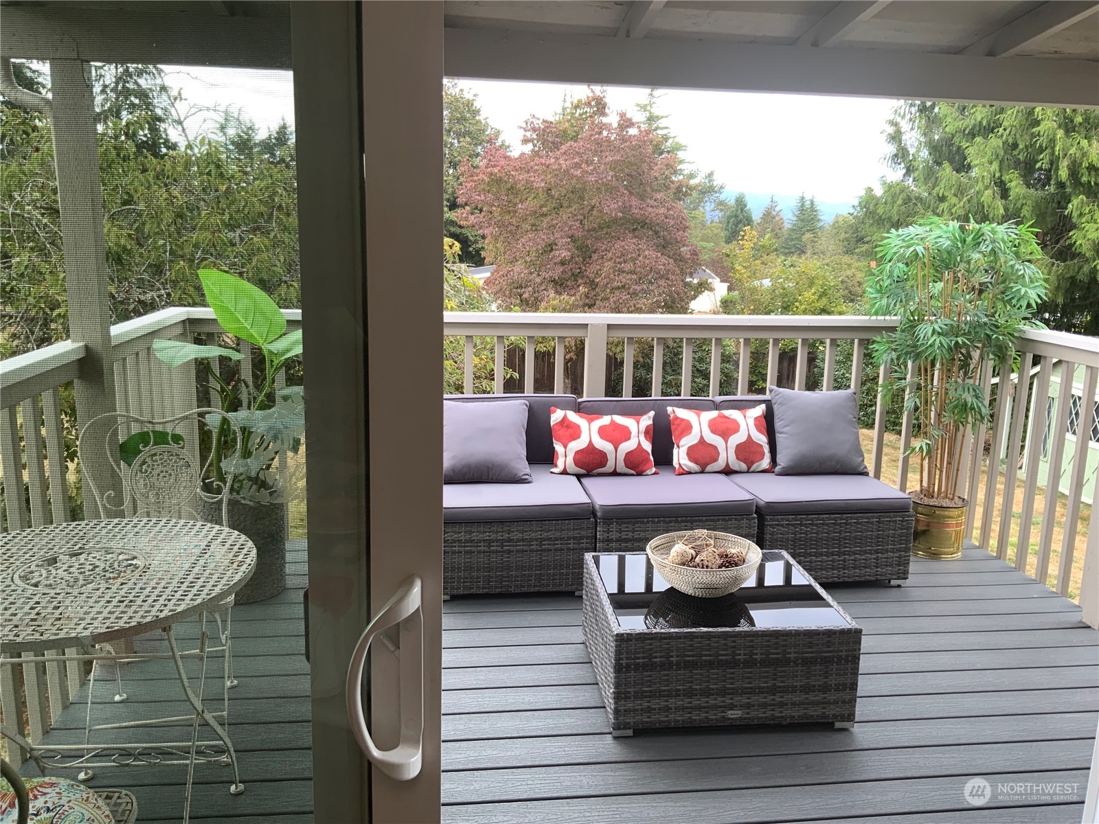 1808 Edmonds Way Southeast Renton, WA 98058 - Photo 18 of 27 Gallery Image 18