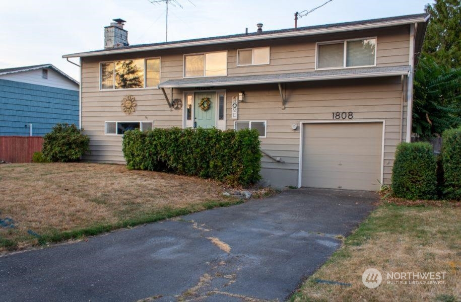 1808 Edmonds Way Southeast Renton, WA 98058 - Photo 3 of 27 Gallery Image 3