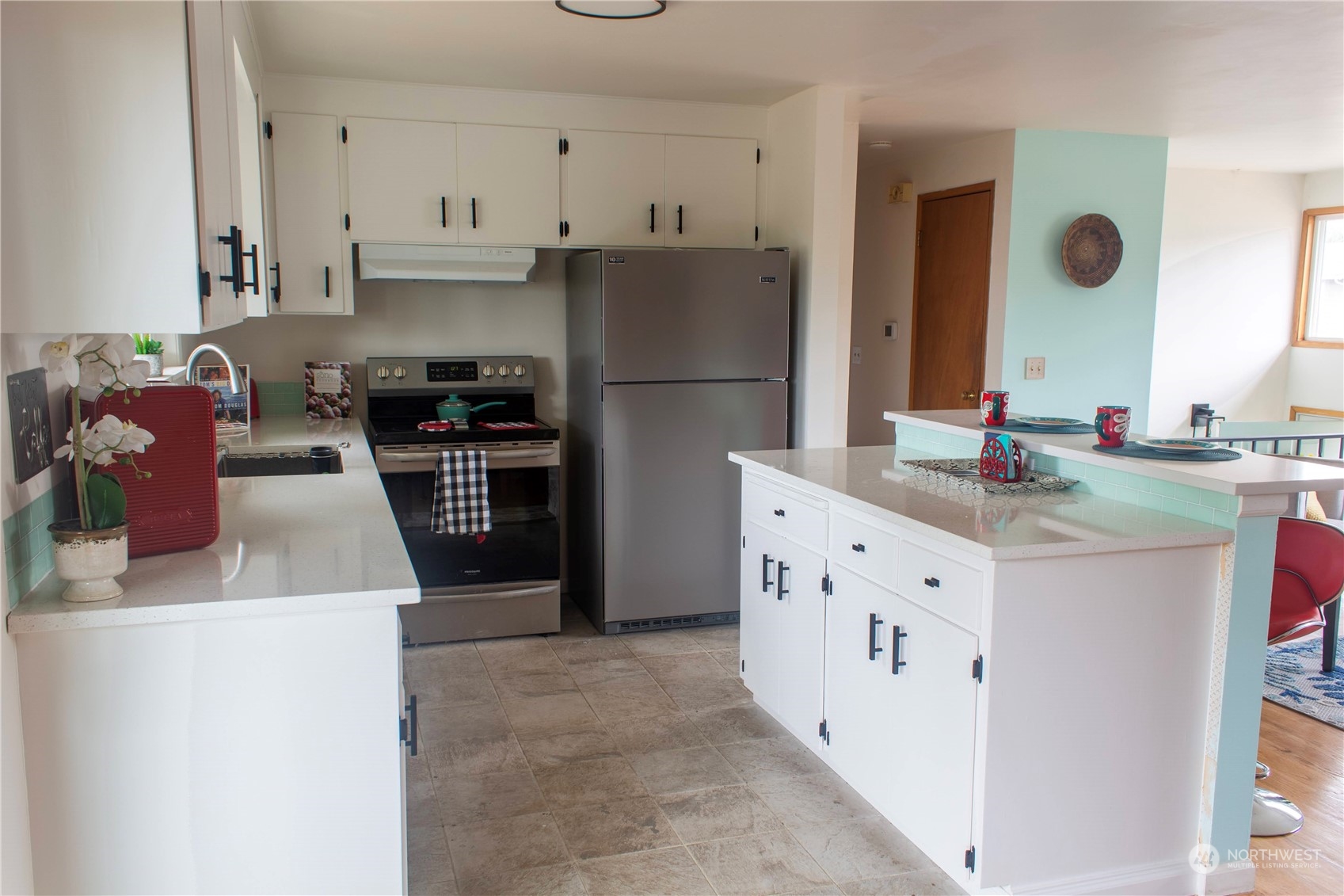 1808 Edmonds Way Southeast Renton, WA 98058 - Photo 7 of 27 Gallery Image 7