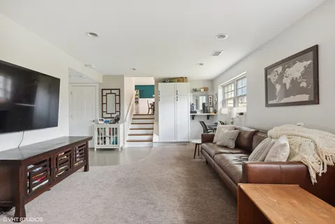 $600,000 | 711 East Hackberry Drive, Arlington Heights, IL 60004