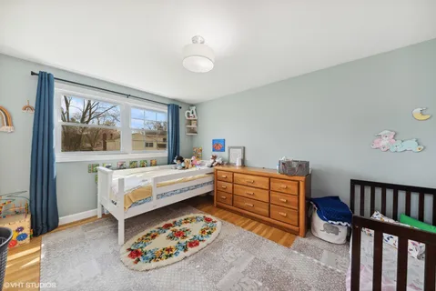 $600,000 | 711 East Hackberry Drive, Arlington Heights, IL 60004