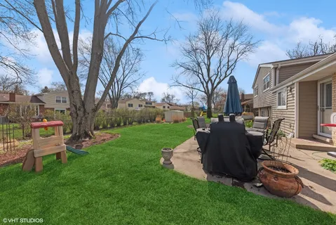 $600,000 | 711 East Hackberry Drive, Arlington Heights, IL 60004