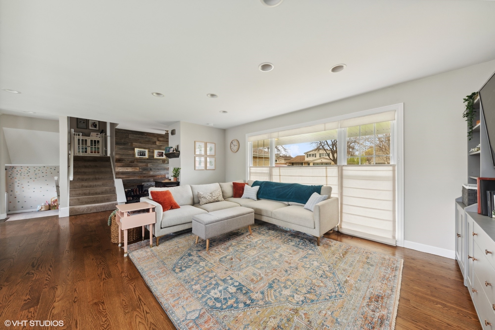 711 East Hackberry Drive Arlington Heights, IL 60004 - Photo 4 of 18