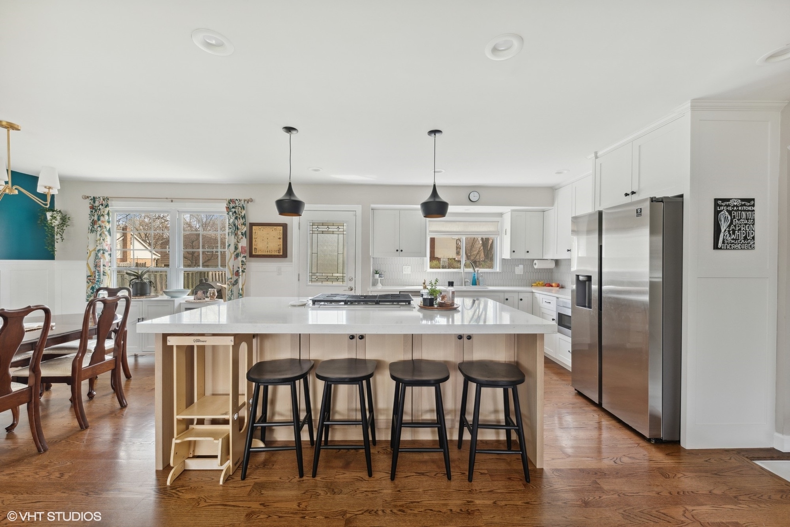 711 East Hackberry Drive Arlington Heights, IL 60004 - Photo 8 of 18