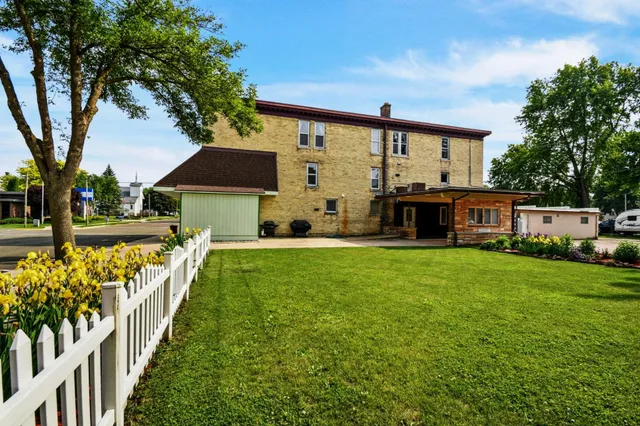 $525,900 | 219 Lincoln Avenue, Rio, WI 53960