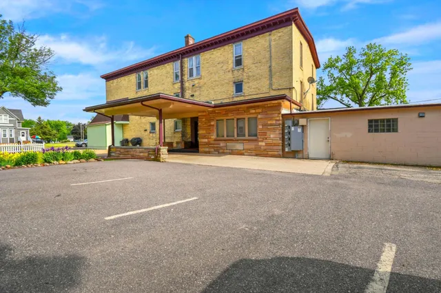 $525,900 | 219 Lincoln Avenue, Rio, WI 53960