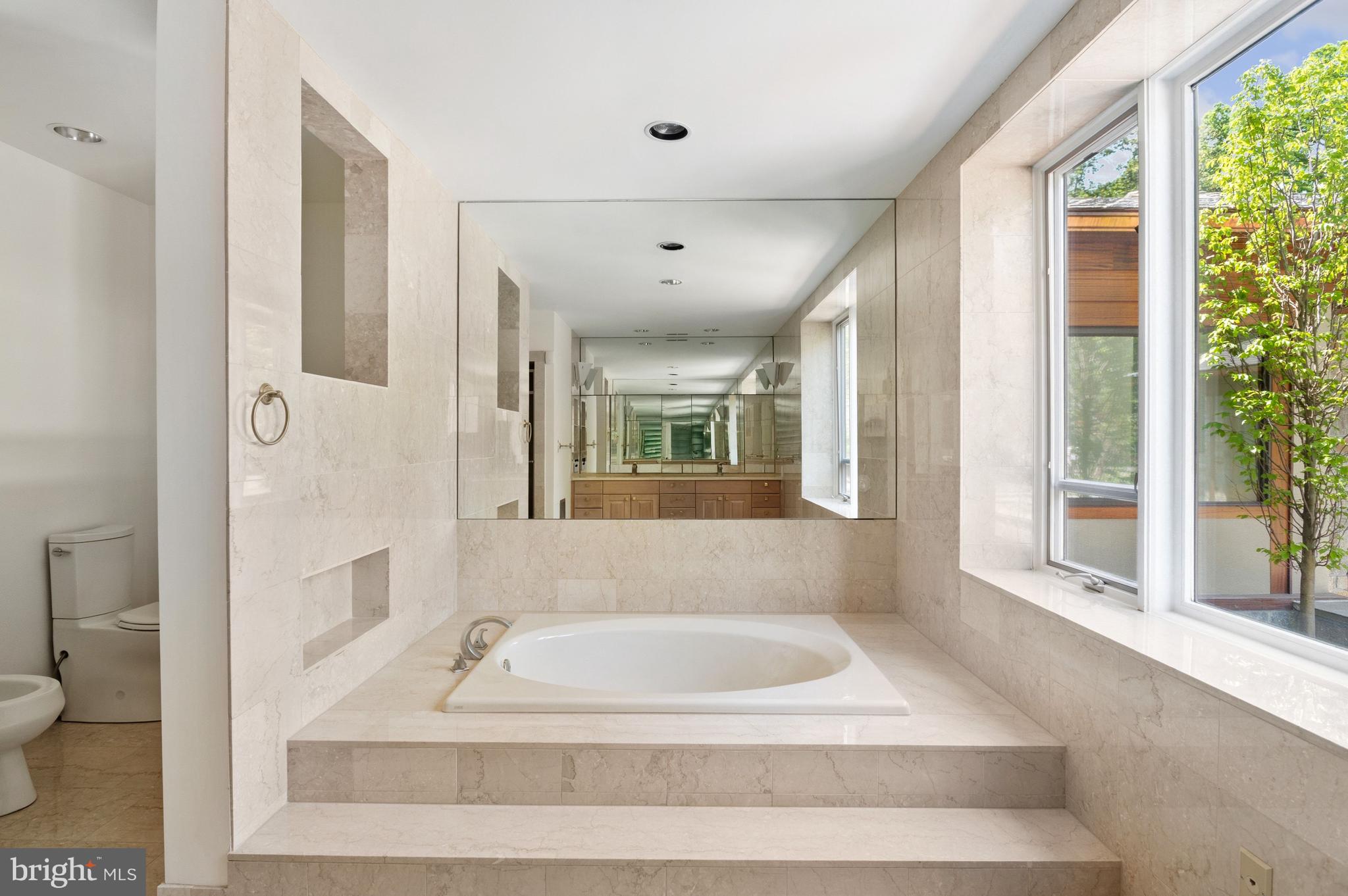 2920 Albemarle Street Northwest Washington, DC 20008 - Photo 28 of 54 Bath