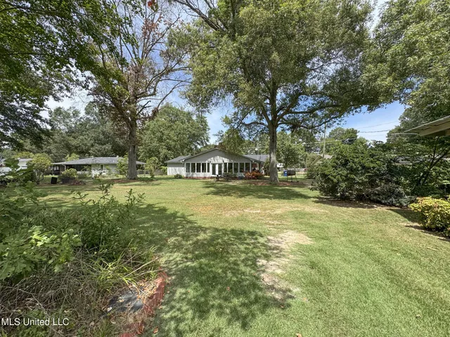 $342,000 | 208 Bruce Street, Batesville, MS 38606