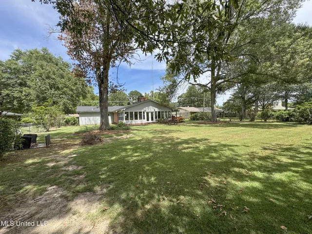 $342,000 | 208 Bruce Street, Batesville, MS 38606