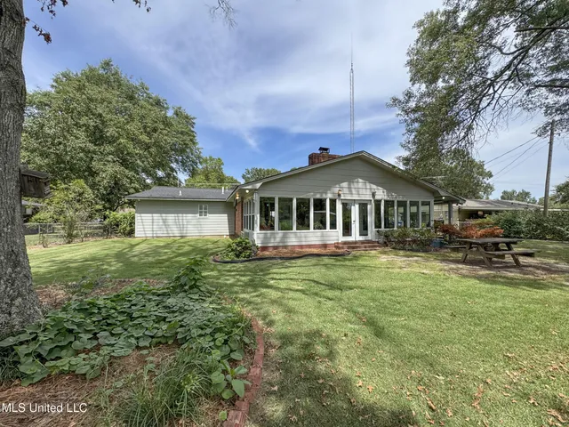 $342,000 | 208 Bruce Street, Batesville, MS 38606