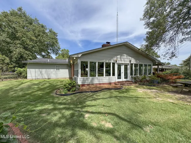 $342,000 | 208 Bruce Street, Batesville, MS 38606