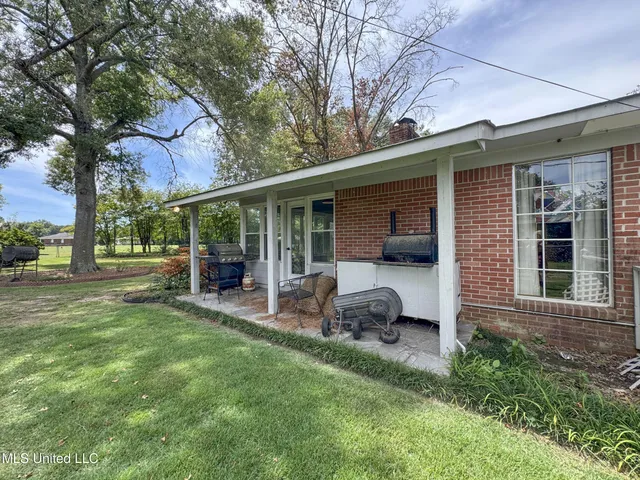 $342,000 | 208 Bruce Street, Batesville, MS 38606