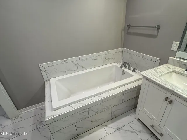 $342,000 | 208 Bruce Street, Batesville, MS 38606