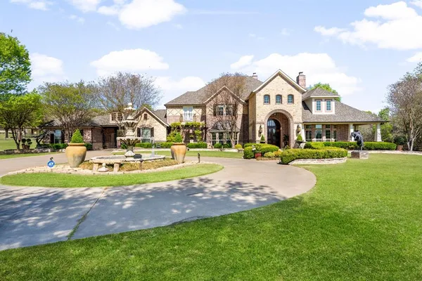 $1,799,500 | 725 Locust Drive, Oak Leaf, TX 75154