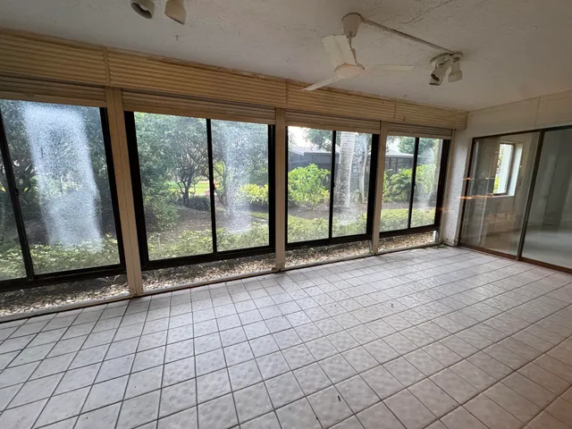 $2,000 | 5750 Fairway Park Court, Unit 101, Boynton Beach, FL 33437