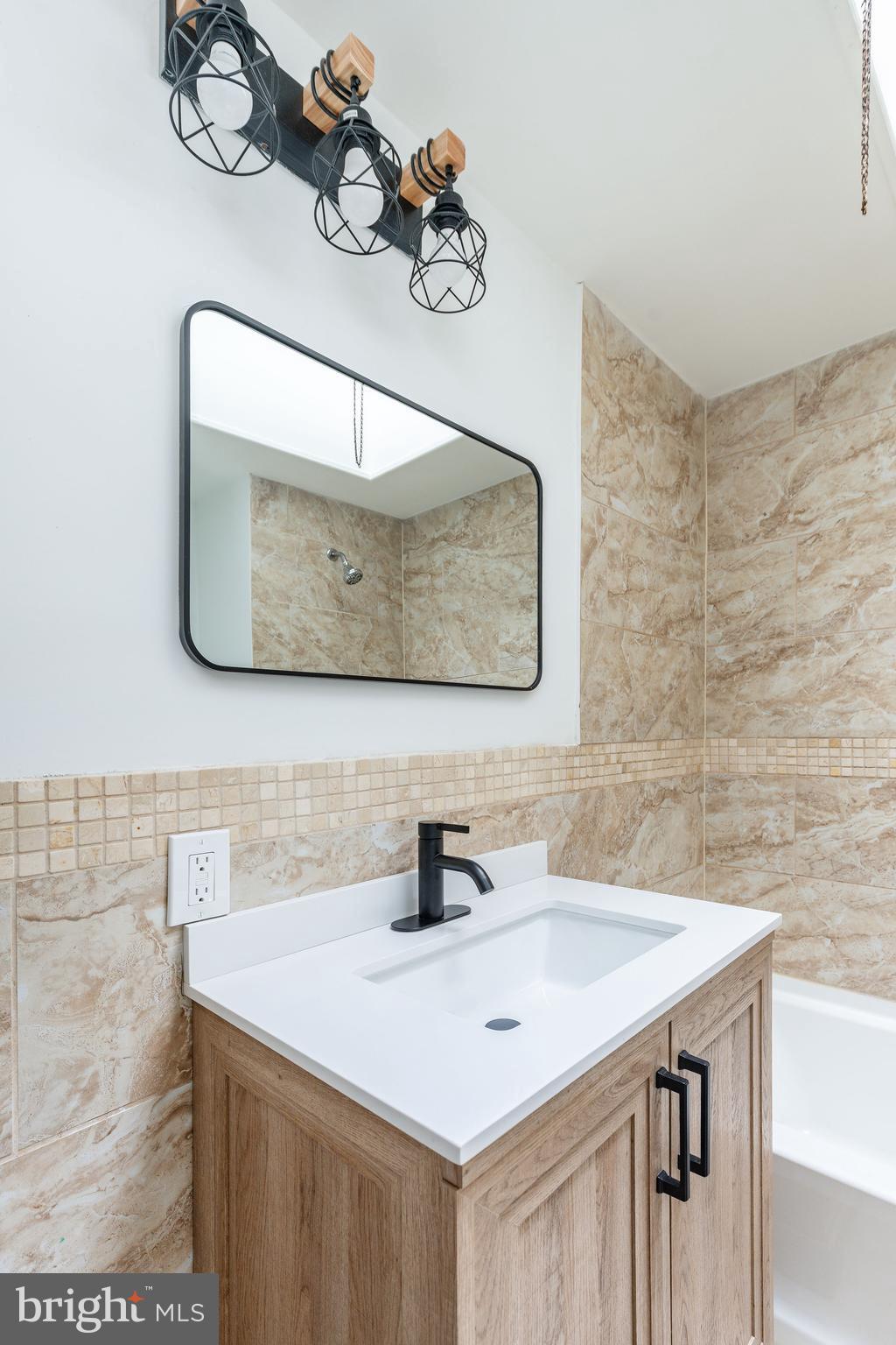 931 Kenmore Road Philadelphia, PA 19151 - Photo 16 of 23 Gallery Image 16
