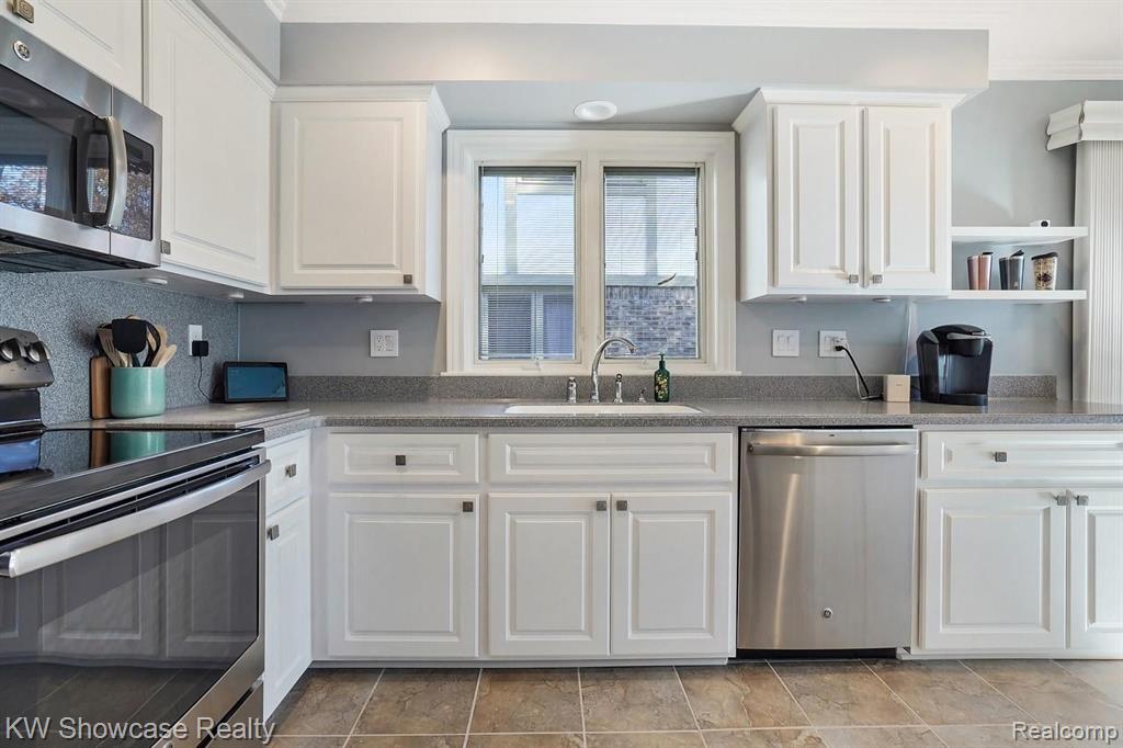 356 Daylily Drive Rochester Hills, MI 48307 - Photo 15 of 35