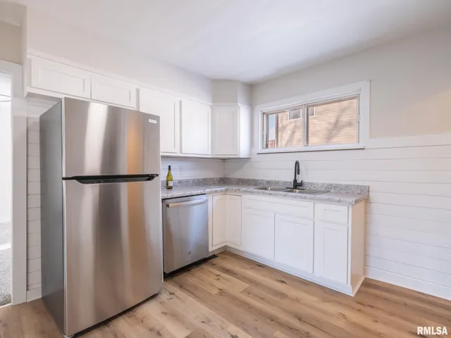 $132,500 | 206 South Bellevue Avenue, Peoria, IL 61604