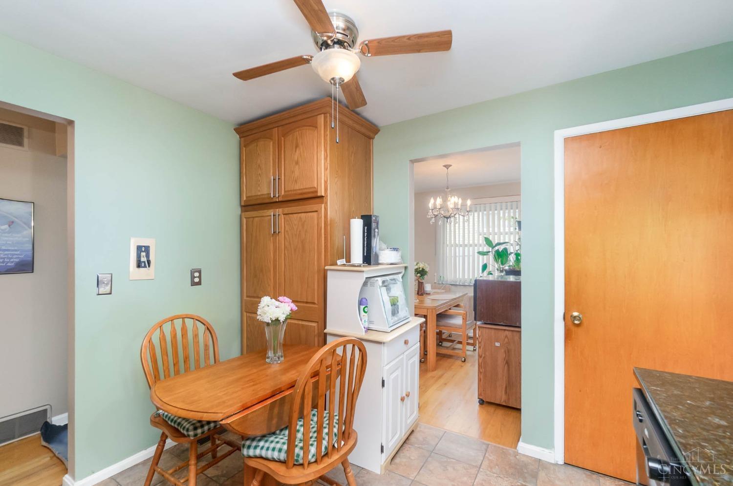 8974 Daly Road Cincinnati, OH 45231 - Photo 11 of 26