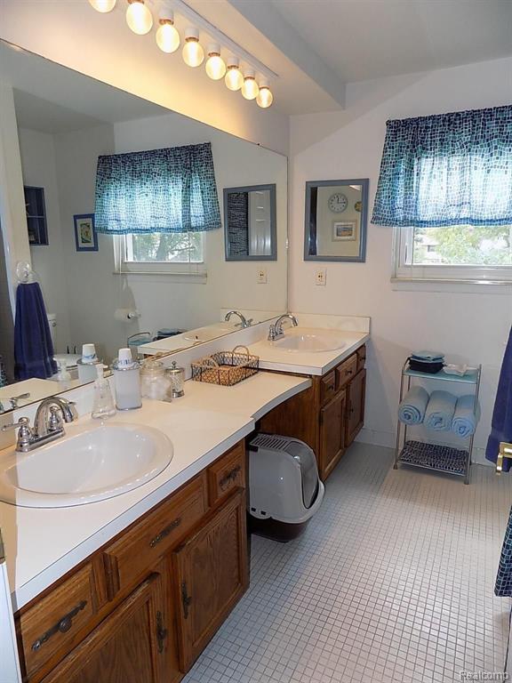 710 Abbey Court Rochester Hills, MI 48307 - Photo 39 of 46