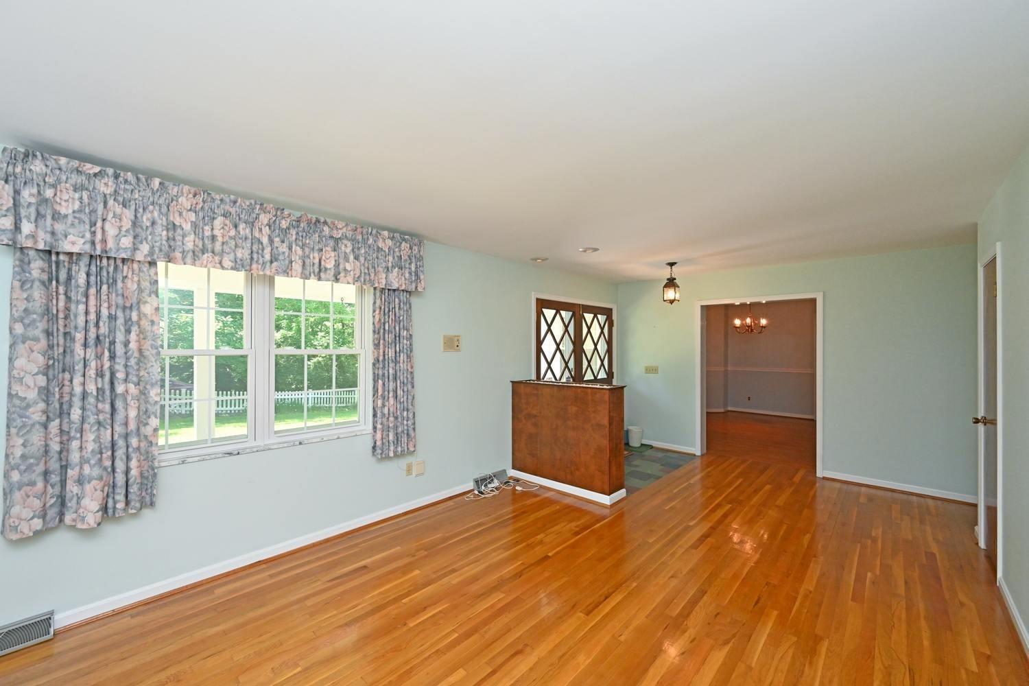 7304 State Road Cincinnati, OH 45230 - Photo 8 of 23 Gallery Image 8