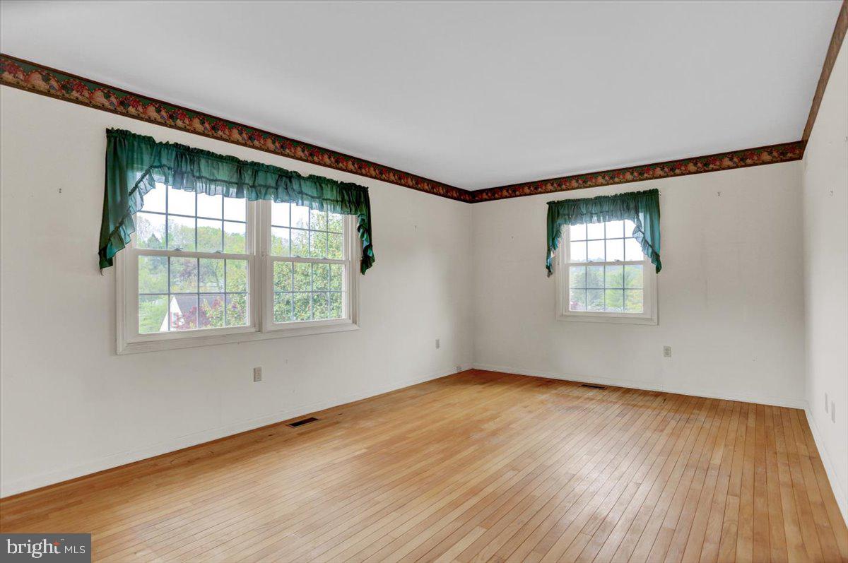 155 Castleton Drive Reading, PA 19607 - Photo 34 of 37