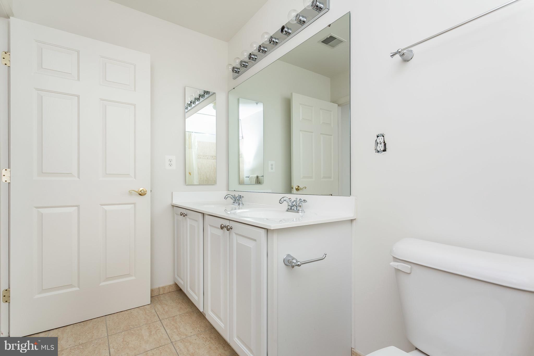 8522 Meadowsweet Road, Unit 8522 Baltimore, MD 21208 - Photo 22 of 30 Bath