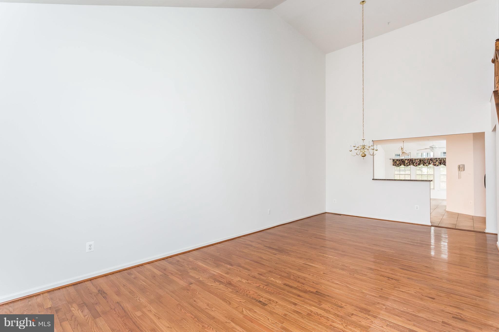 8522 Meadowsweet Road, Unit 8522 Baltimore, MD 21208 - Photo 5 of 30 Family Room
