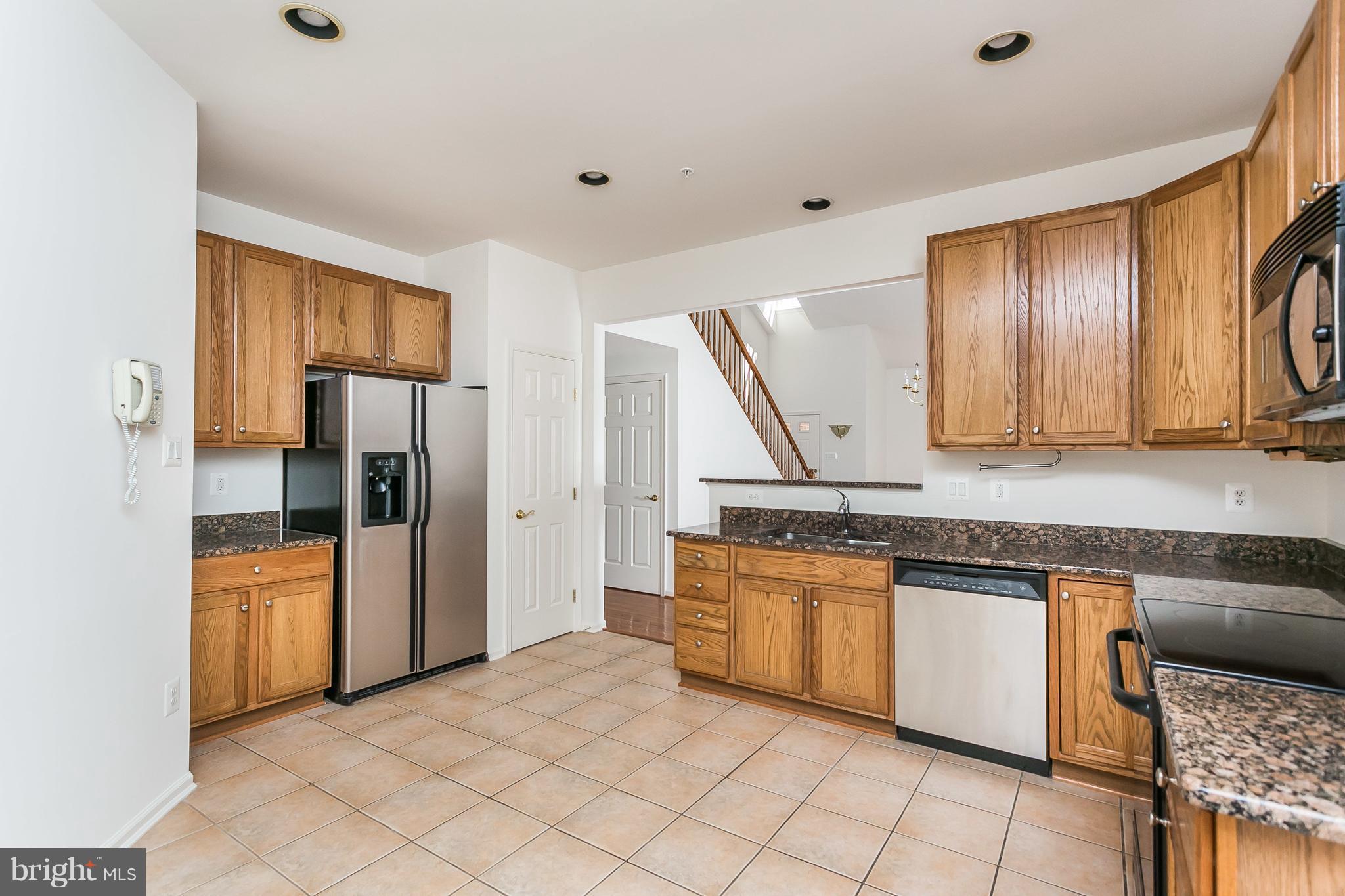 8522 Meadowsweet Road, Unit 8522 Baltimore, MD 21208 - Photo 8 of 30 Kitchen