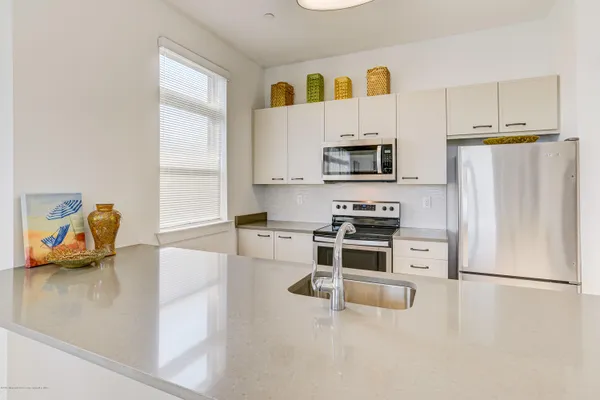 $5,200 | 55 West Front Street, Unit 201, Red Bank, NJ 07701