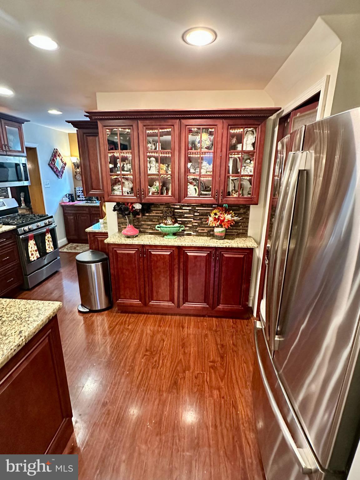 293 Friendship Road Drexel Hill, PA 19026 - Photo 6 of 23